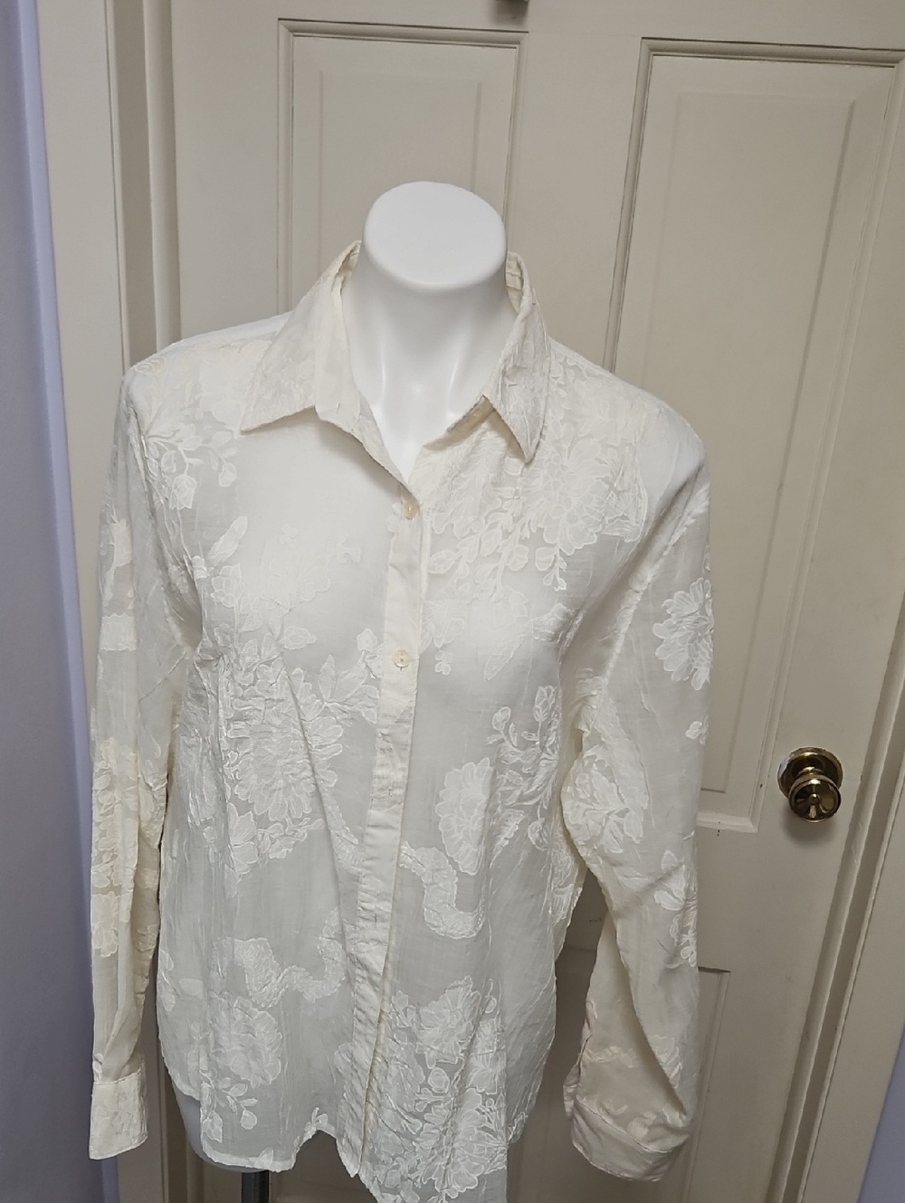 Women's Cream Button-Down Floral Jacquard Shirt